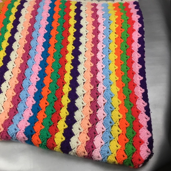 Vintage handmade knitted fan large blanket - Picture 9 of 13